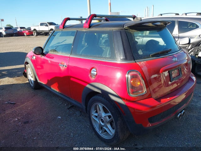 2007 MINI COOPER S WMWMF73547TL86119 Photo 2
