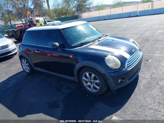 2007 MINI COOPER WMWMF335X7TT51092 Photo 0