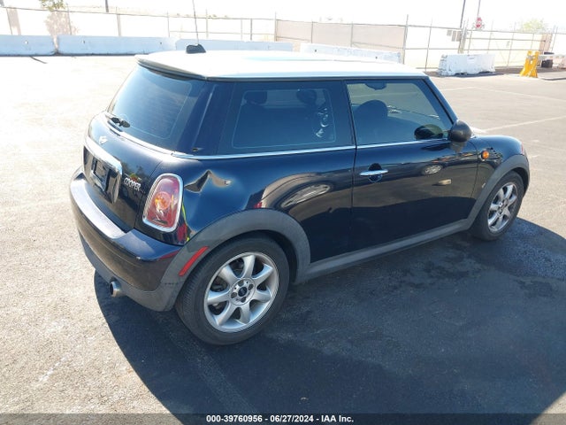 2007 MINI COOPER WMWMF335X7TT51092 Photo 3