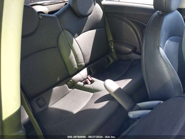 2007 MINI COOPER WMWMF335X7TT51092 Photo 7