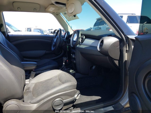 2012 MINI COOPER WMWSU3C58CT262581 Photo 4