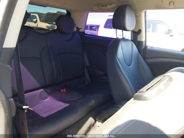 2012 MINI COOPER WMWSU3C58CT262581 Photo 7