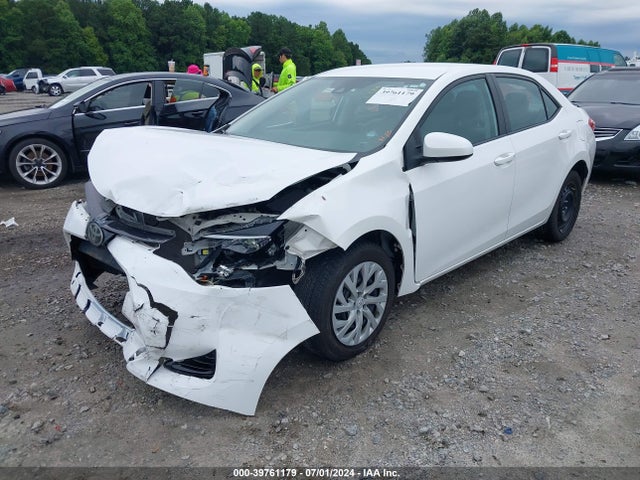 Toyota COROLLA LE 2017 2T1BURHE8HC958287 Image 2