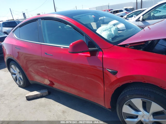 Tesla Model Y Long Range/rwd 2024 7SAYGDED4RF008220 Image 13