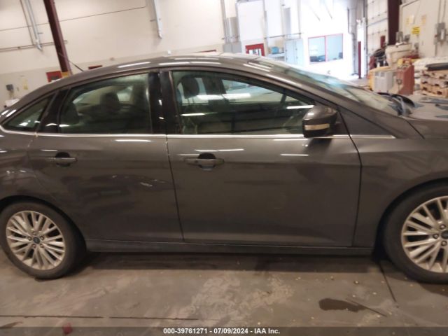 1FADP3J25FL277965 Ford Focus Titanium
