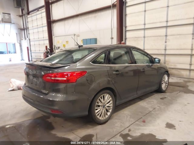 1FADP3J25FL277965 Ford Focus Titanium