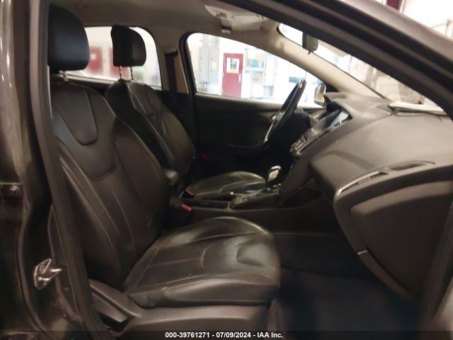 1FADP3J25FL277965 Ford Focus Titanium