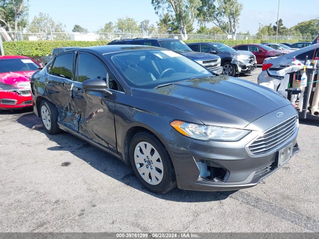 Ford FUSION S 2019 3FA6P0G75KR232613 Image 1