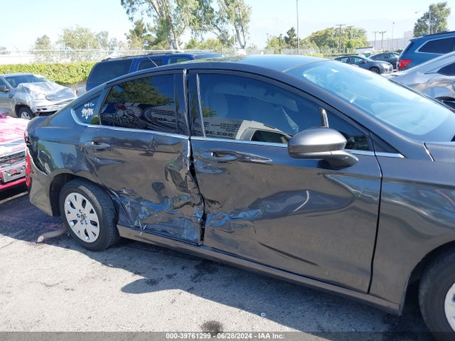 Ford FUSION S 2019 3FA6P0G75KR232613 Image 13