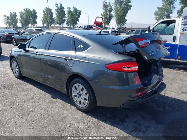 Ford FUSION S 2019 3FA6P0G75KR232613 Image 3