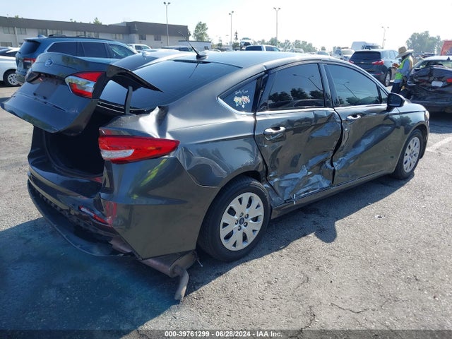 Ford FUSION S 2019 3FA6P0G75KR232613 Image 4