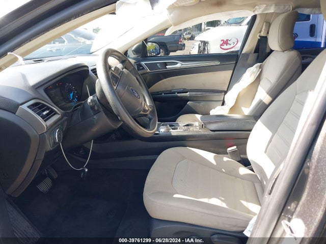 Ford FUSION S 2019 3FA6P0G75KR232613 Image 5