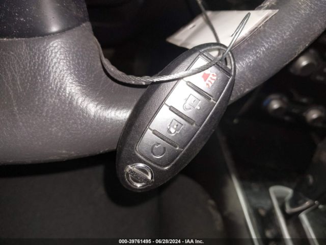 5N1DR2MM6HC649596 Nissan Pathfinder Sv