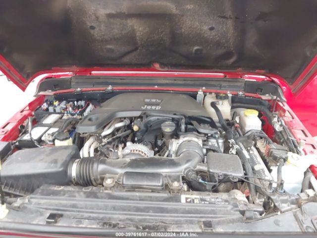 1C4HJXDG0JW163195 Jeep Wrangler Unlimited Sport 4x4