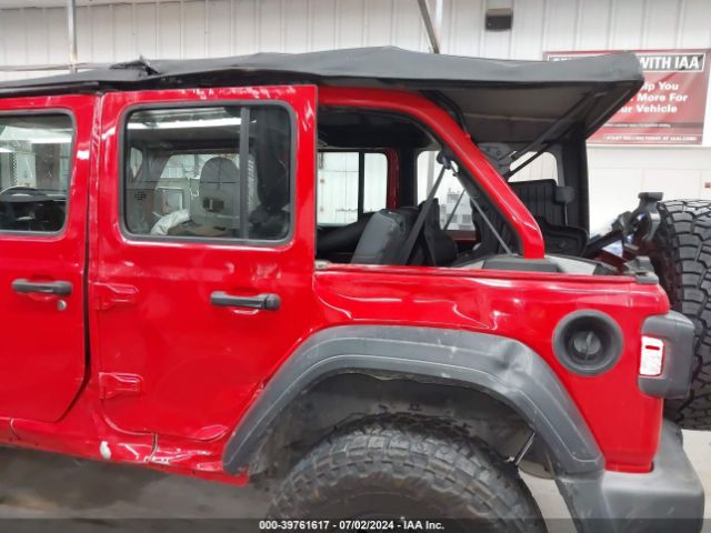 1C4HJXDG0JW163195 Jeep Wrangler Unlimited Sport 4x4