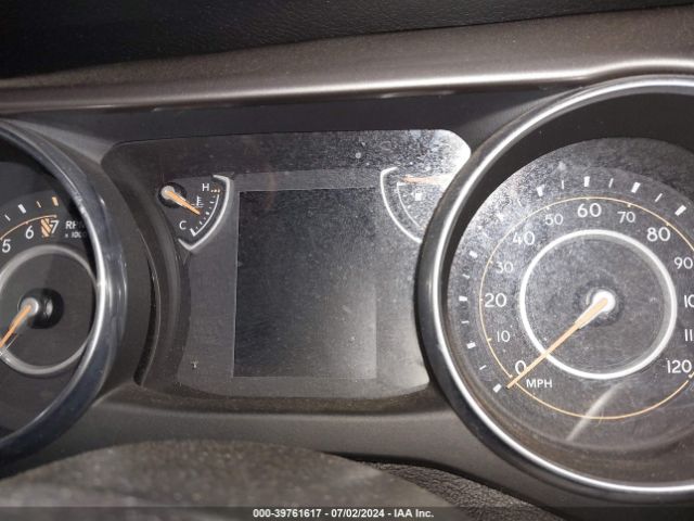 1C4HJXDG0JW163195 Jeep Wrangler Unlimited Sport 4x4