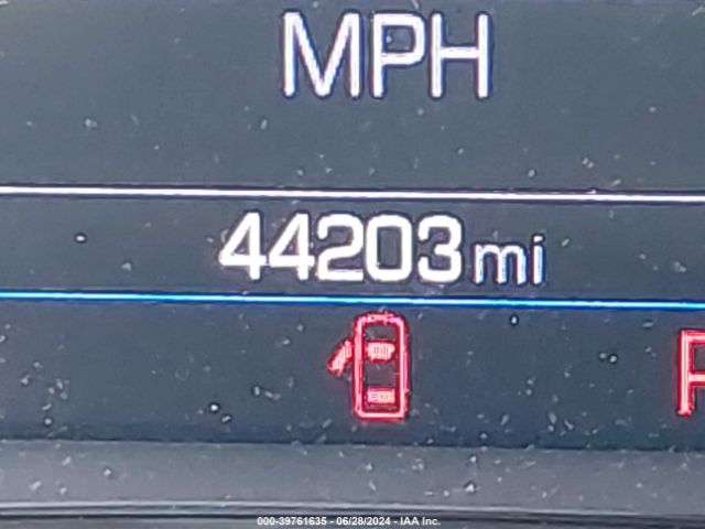 3GNAXKEV4KS673733 Chevrolet EQUINOX LT