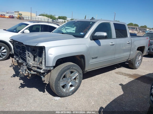 Chevrolet Silverado 1500 2lt 2018 3GCUKREC7JG205668 Image 2