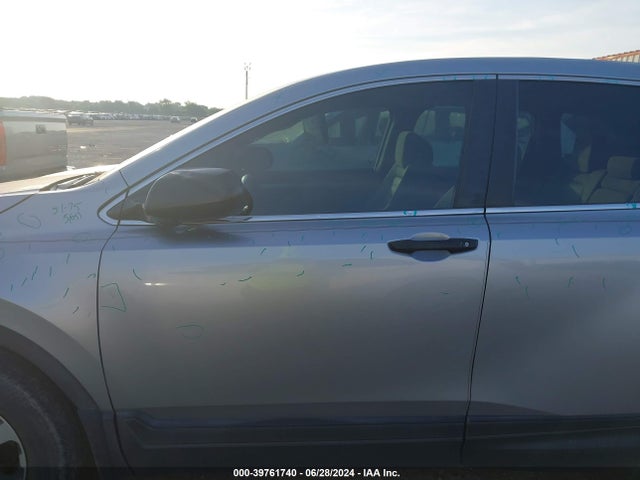 Honda CR-V LX 2019 2HKRW5H39KH421027 Image 14