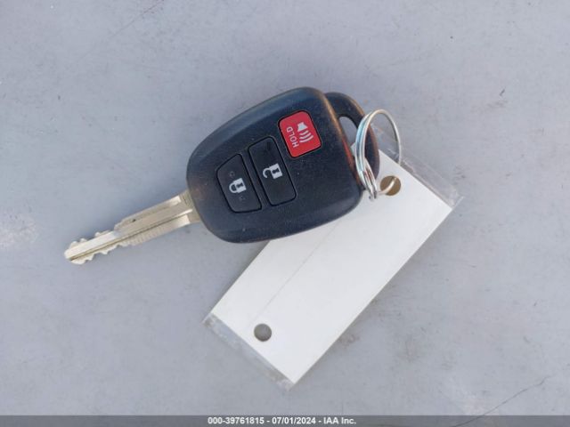 JTMZFREV0JJ166951 Toyota RAV4 LE