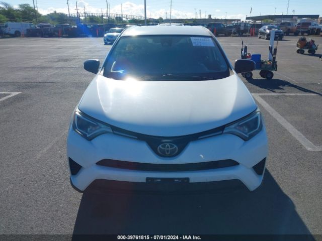 JTMZFREV0JJ166951 Toyota RAV4 LE