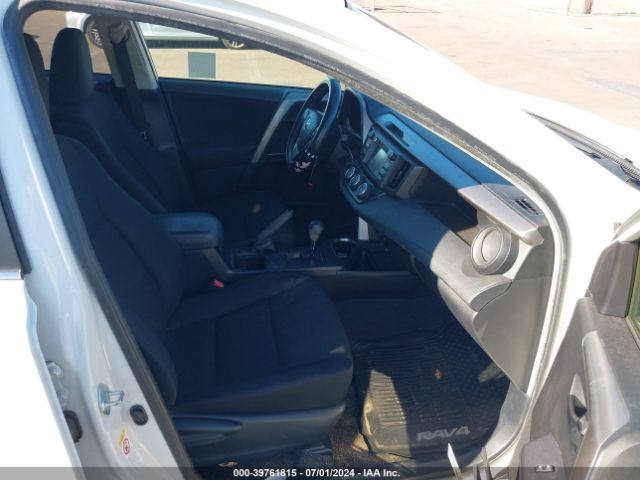 JTMZFREV0JJ166951 Toyota RAV4 LE