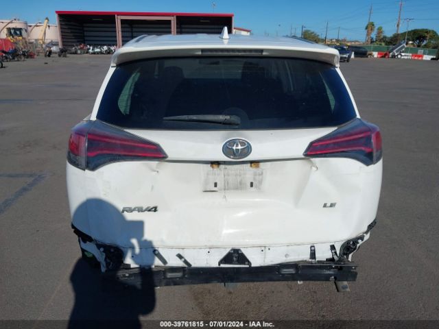 JTMZFREV0JJ166951 Toyota RAV4 LE