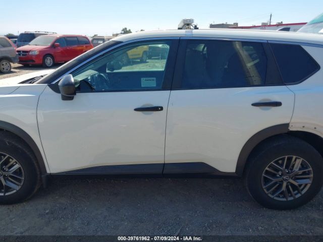 5N1BT3AA1NC708140 Nissan Rogue S Fwd