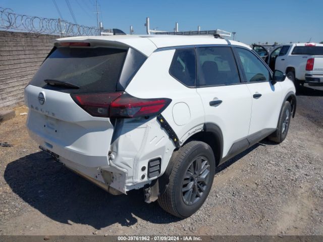 5N1BT3AA1NC708140 Nissan Rogue S Fwd
