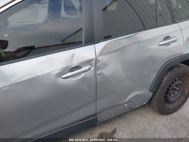 Toyota RAV4 LE 2020 JTMF1RFV1LD048375 Image 6