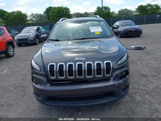 1C4PJLCB3HW541661 Jeep Cherokee Latitude Fwd