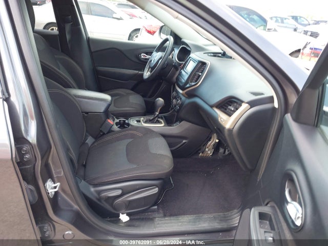 1C4PJLCB3HW541661 Jeep Cherokee Latitude Fwd