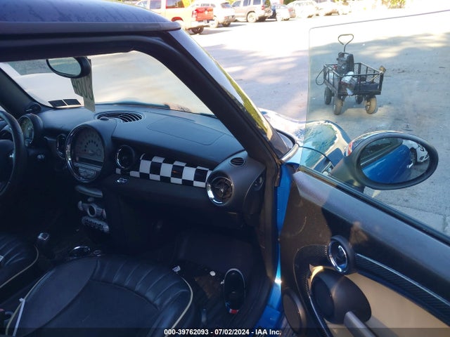 2008 MINI COOPER S WMWMF73538TT90860 Photo 4