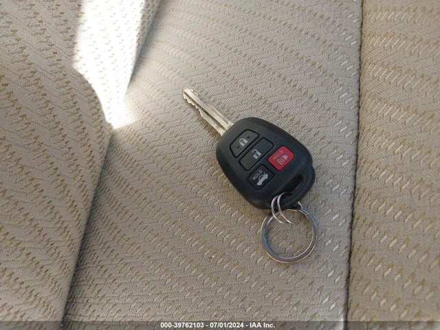 Toyota CAMRY LE 2016 4T1BF1FK5GU530548 Image 11