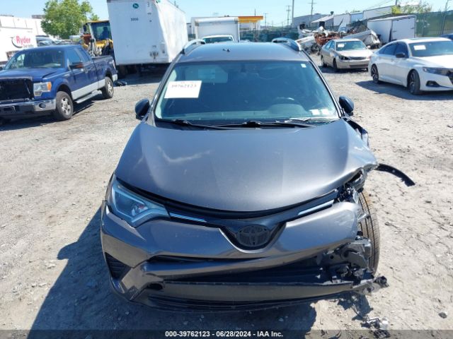 2T3BFREV3GW447086 Toyota RAV4 LE