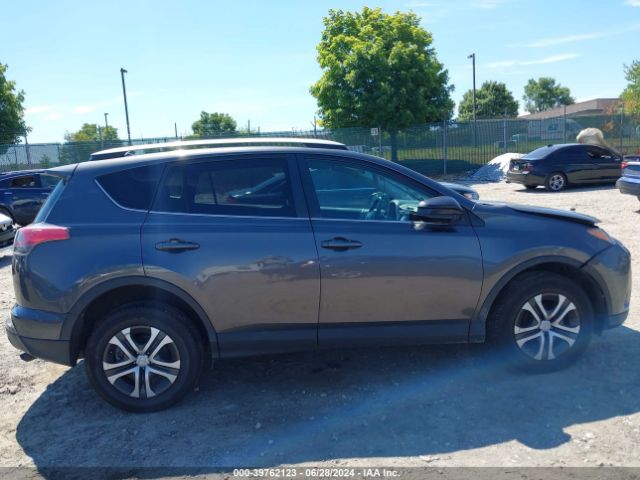 2T3BFREV3GW447086 Toyota RAV4 LE