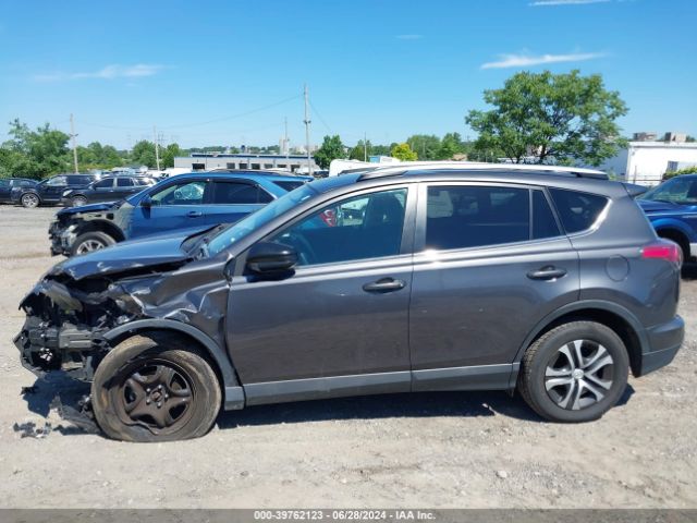 2T3BFREV3GW447086 Toyota RAV4 LE