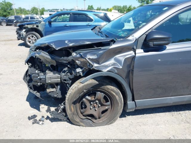 2T3BFREV3GW447086 Toyota RAV4 LE