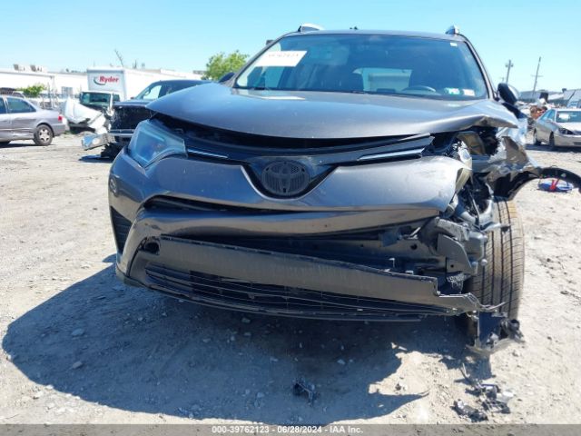 2T3BFREV3GW447086 Toyota RAV4 LE