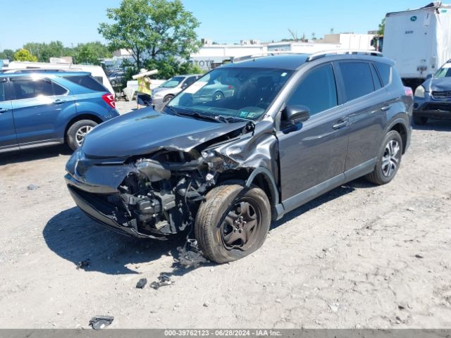 2T3BFREV3GW447086 Toyota RAV4 LE