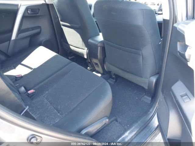 2T3BFREV3GW447086 Toyota RAV4 LE