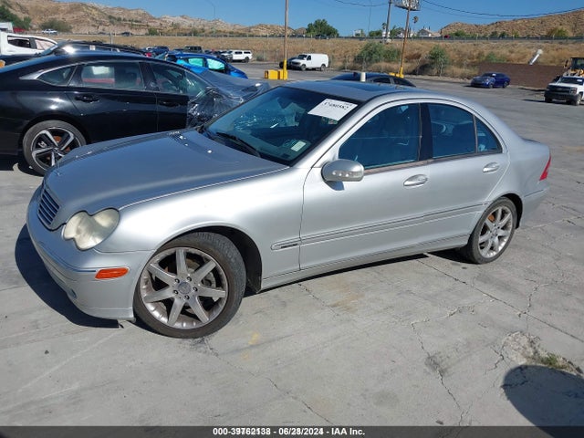 2003 MERCEDES-BENZ C-CLASS WDBRF40J03F423974 Photo 1