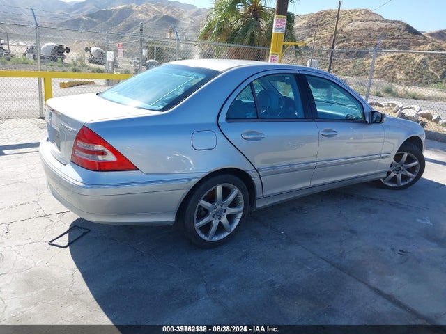 2003 MERCEDES-BENZ C-CLASS WDBRF40J03F423974 Photo 3