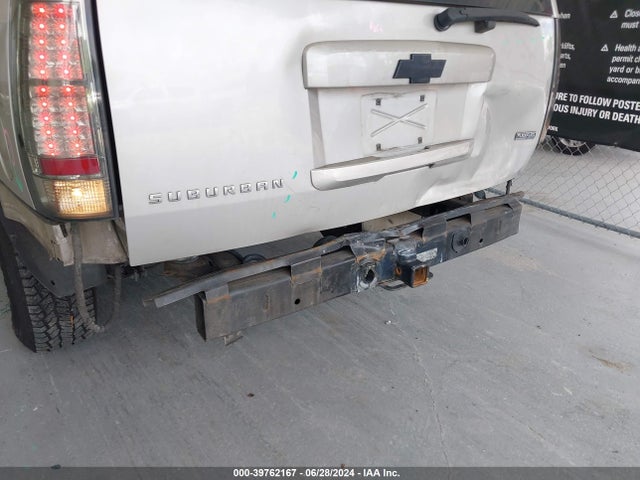 2009 CHEVROLET SUBURBAN 1GNFC16059R217039 Photo 5
