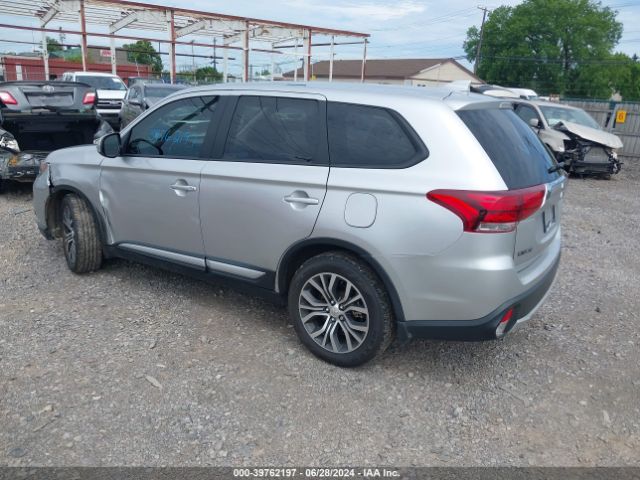 JA4AZ3A34JZ008565 Mitsubishi Outlander Se