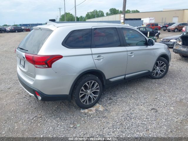 JA4AZ3A34JZ008565 Mitsubishi Outlander Se