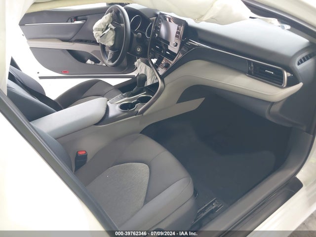 Toyota CAMRY LE 2024 4T1C11AK1RU261767 Image 5