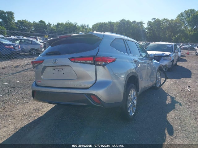 Toyota Highlander Limited 2021 5TDDZRBH9MS559130 Image 4