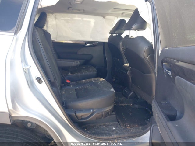 Toyota Highlander Limited 2021 5TDDZRBH9MS559130 Image 8