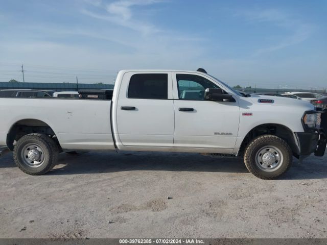 3C6UR5HJ6NG154997 RAM 2500 Tradesman  4x4 8' Box